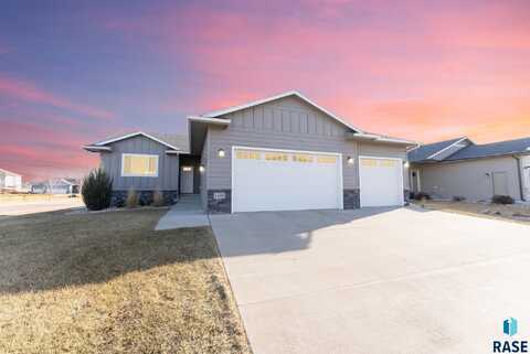 5400 S Whisper Cove Trl, Sioux Falls, SD 57108