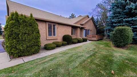 2201 LONDON BRIDGE Drive, Rochester Hills, MI 48307