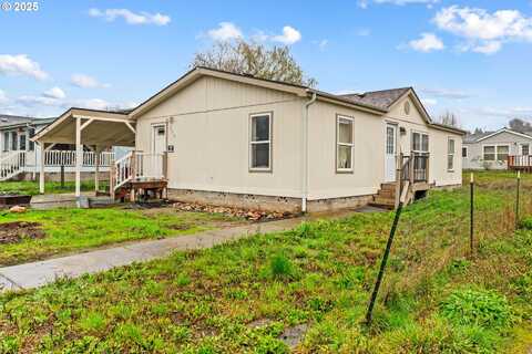 232 BOBWHITE ST, Roseburg, OR 97471