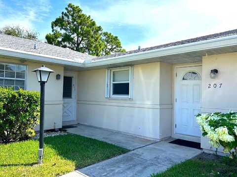 205 Cape Cod Circle, Lake Worth, FL 33467