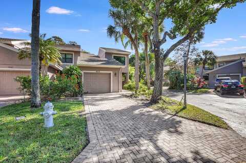 6650 Thornhill Court, Boca Raton, FL 33433