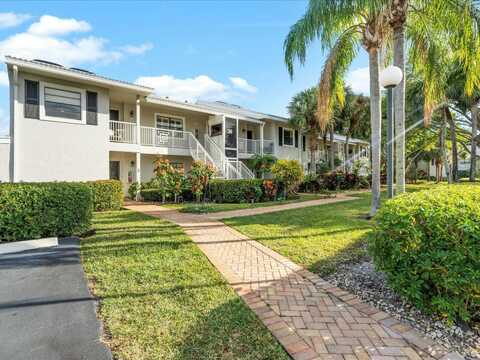 36 Eastgate Drive, Boynton Beach, FL 33436