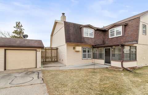 208 Saddle Ridge, Portage, WI 53901