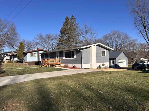 2145 E Preston Drive, Richland Center, WI 53581