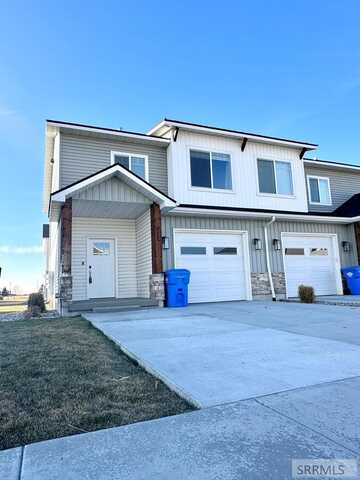 458 S 3rd W, Sugar City, ID 83448