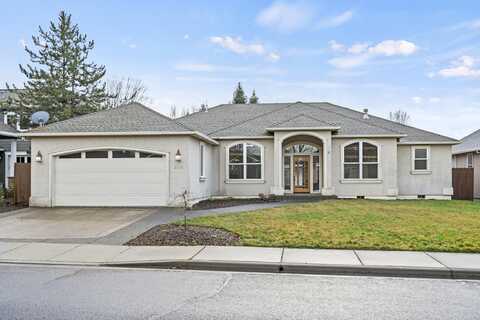 204 Bellerive Drive, Eagle Point, OR 97524