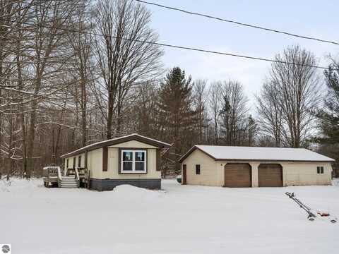 123 Chippewa Trail, Buckley, MI 49620