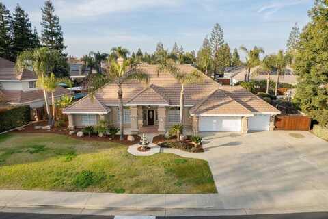 5020 W Lakewood Drive, Visalia, CA 93291