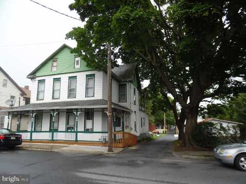 28 N RAILROAD STREET, ANNVILLE, PA 17003