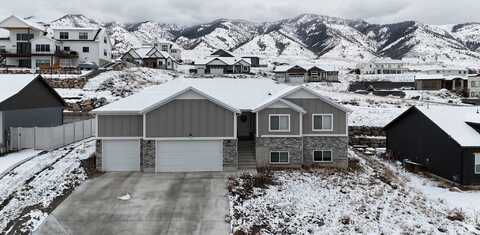 108 S 900 E, Hyde Park, UT 84318