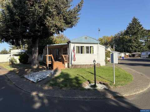 570 N 10th Av, Cornelius, OR 97113