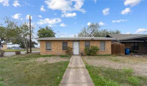 810 Houston Street, George West, TX 78022