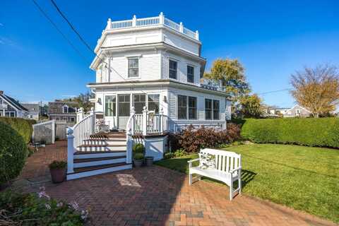 74 Commercial Street, Provincetown, MA 02657