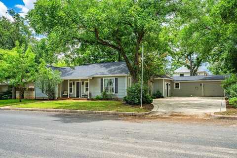 709 Travis St, Fredericksburg, TX 78624