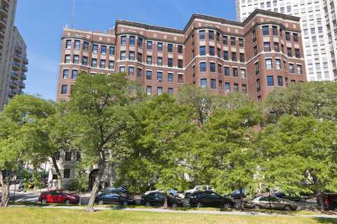 2600 N Lakeview Avenue 7E, Chicago, IL 60614