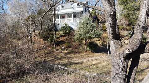 29 Regal Ave, Sylva, NC 28779