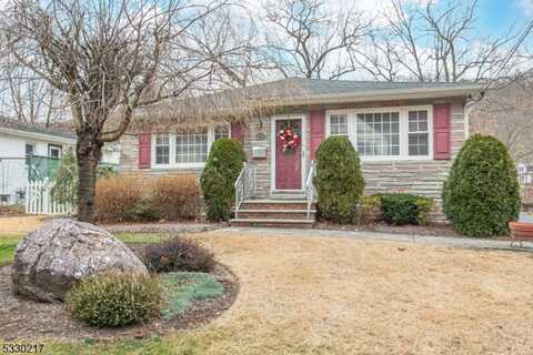 129 Skyline Lake Dr, Ringwood, NJ 07456