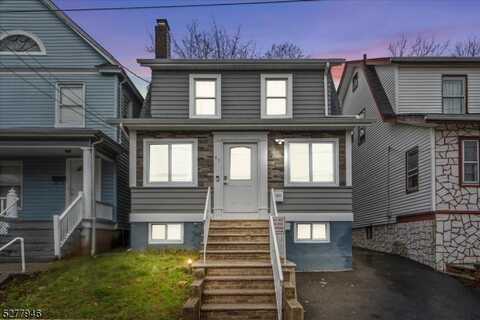 47 Palm St, Newark, NJ 07106