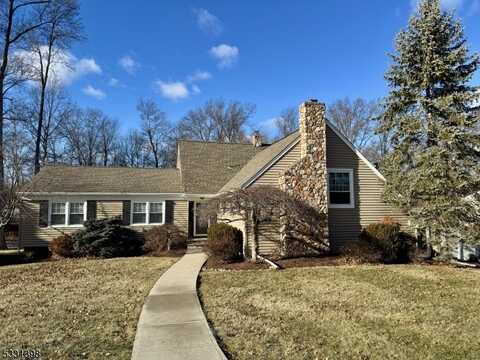 16 Normandy Dr, Whippany, NJ 07054