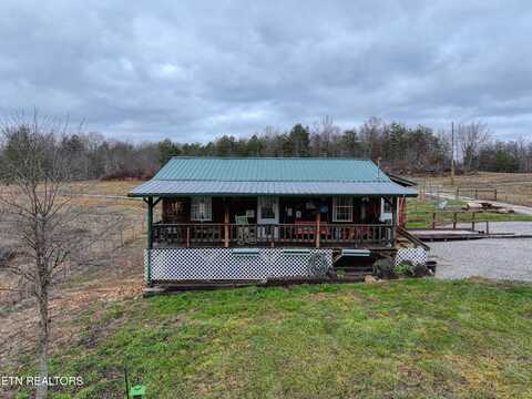 129 Circle Rd, Deer Lodge, TN 37726