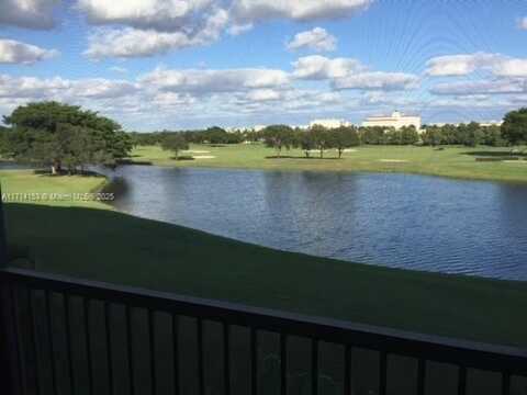 3300 W Rolling Hills Cir, Davie, FL 33328