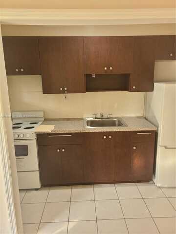 undefined, Hollywood, FL 33020
