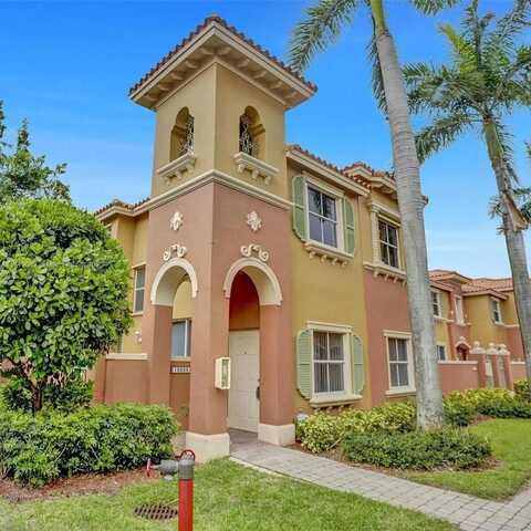 10666 SW 7th St, Pembroke Pines, FL 33025