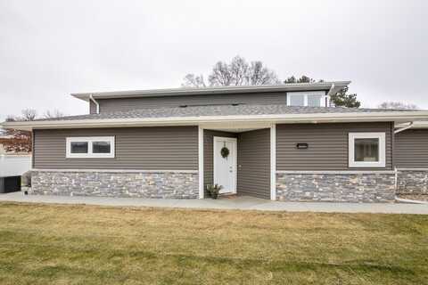 1200 Sween Dr, Holmen, WI 54636