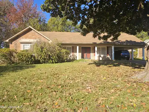 8041 Farmington Drive, Southaven, MS 38671