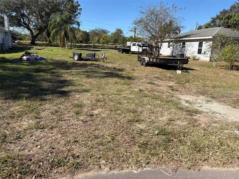 811 NORTH AVENUE, FROSTPROOF, FL 33843