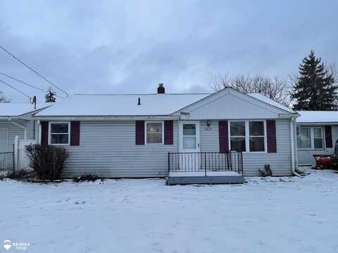 2078 Parkwood, Burton, MI 48529