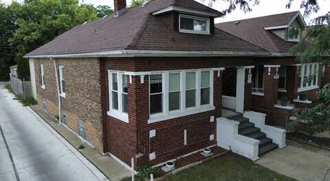 7915 S Paxton Avenue, Chicago, IL 60617