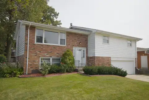 8327 New Castle Avenue, Burbank, IL 60459