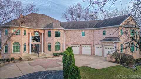 4s241 Meadow Road, Naperville, IL 60563