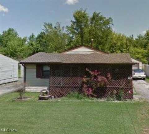 338 Iowa Avenue, Girard, OH 44420