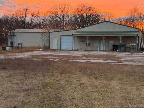 56145 S 584 Road, Twin Oaks, OK 74368