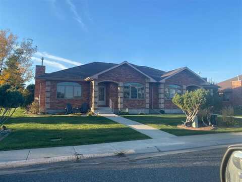 2332 Pioneer Ave, Cody, WY 82414