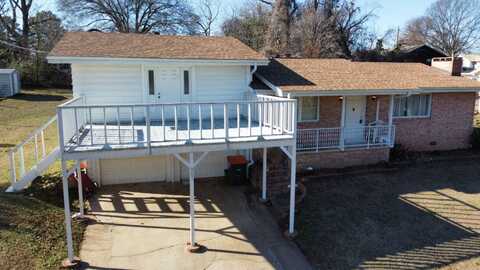 207 S 11th St, Ozark, AR 72949