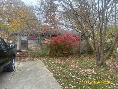 6101 Michael Dr, Brookpark, OH 44142