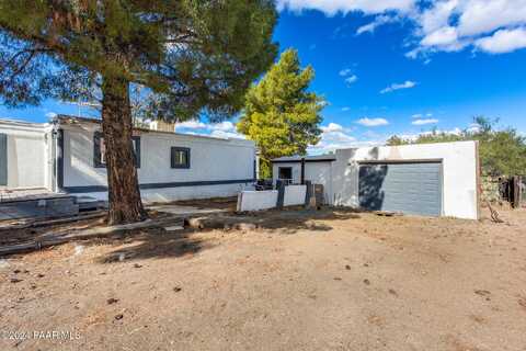 20570 E Larry Lane, Mayer, AZ 86333