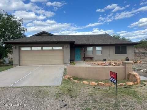 5575 N Debbie Lane, Rimrock, AZ 86335