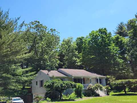 139 Johnny Bee Road, Dingmans Ferry, PA 18328