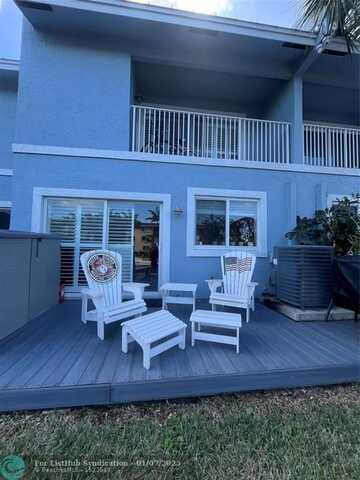 2113 NE 44th St, Pompano Beach, FL 33064