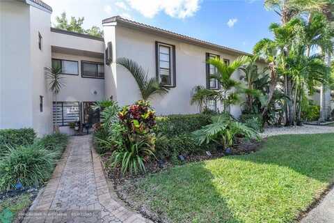 9717 N New River Canal Rd, Plantation, FL 33324