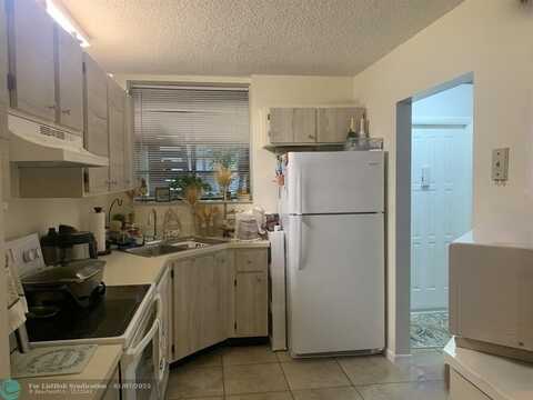 1256 S Military Trl, Deerfield Beach, FL 33442