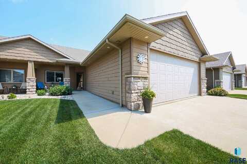 3410 E Woodsedge St, Sioux Falls, SD 57108