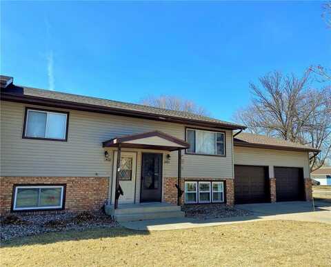 2402 Kenwood Drive SW, Willmar, MN 56201