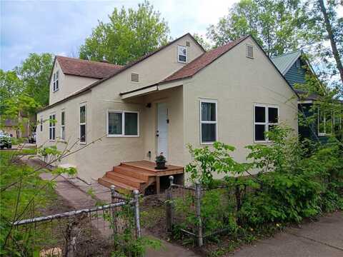 221 W 4th Avenue, Keewatin, MN 55753