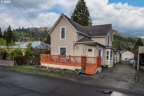 191 NE JOHNSON ST, Myrtle Creek, OR 97457