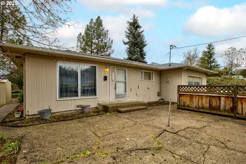 1157 NE MALHEUR AVE, Roseburg, OR 97470